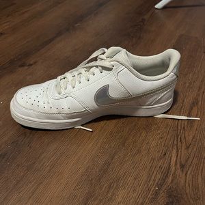 Nike women’s court vision low sneaker